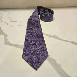 Donald J. Trump Signiture Collection Gold Bar Paisley 100% Silk Tie Purple Mens